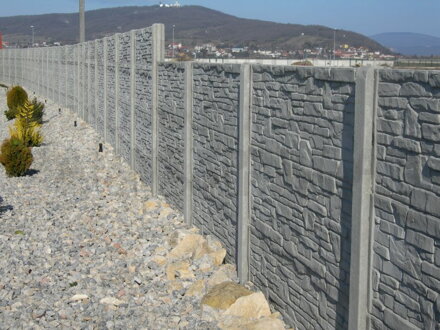 Alpenfels Betonzaun mit Muster Pfosten